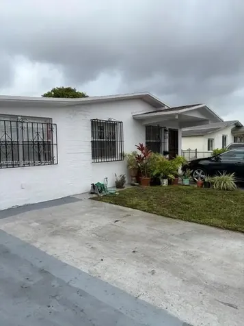 336 E 41st Street Hialeah FL 33013