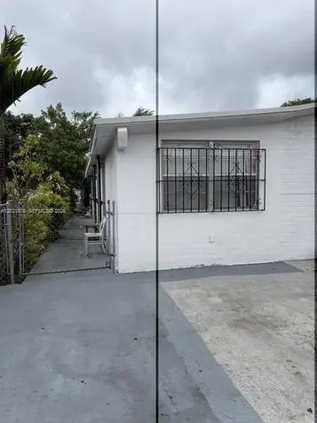 336 E 41st Street Hialeah FL 33013