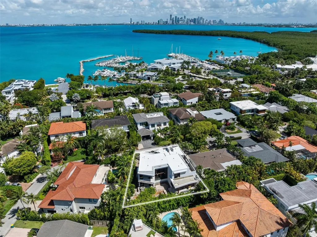 238 Buttonwood Drive Key Biscayne FL 33149