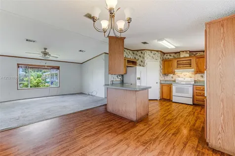 19800 SW 180 Avenue #524 Miami FL 33187
