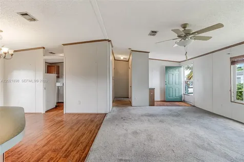 19800 SW 180 Avenue #524 Miami FL 33187