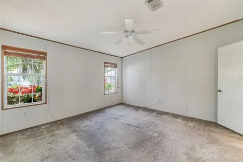19800 SW 180 Avenue #524 Miami FL 33187