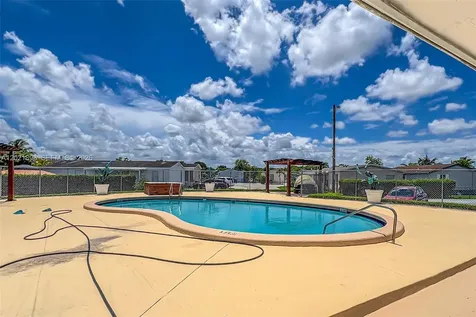 19800 SW 180 Avenue #524 Miami FL 33187