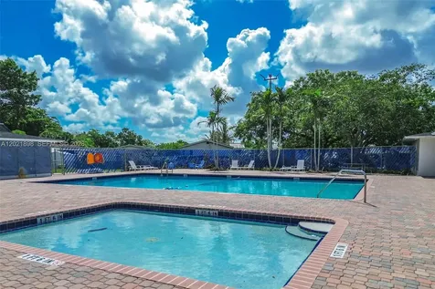 19800 SW 180 Avenue #524 Miami FL 33187