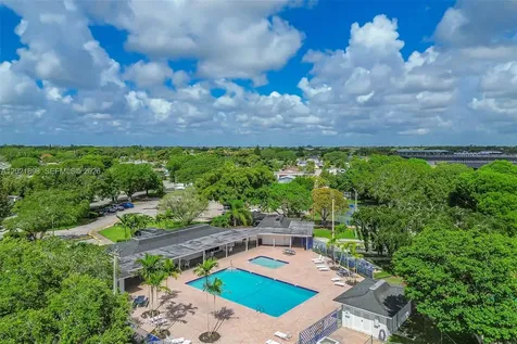 19800 SW 180 Avenue #524 Miami FL 33187