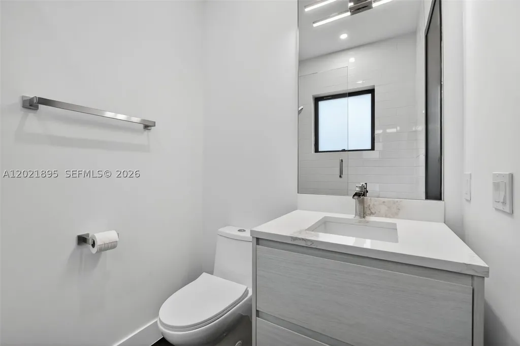 2751 NE 22nd Court Pompano Beach FL 33062