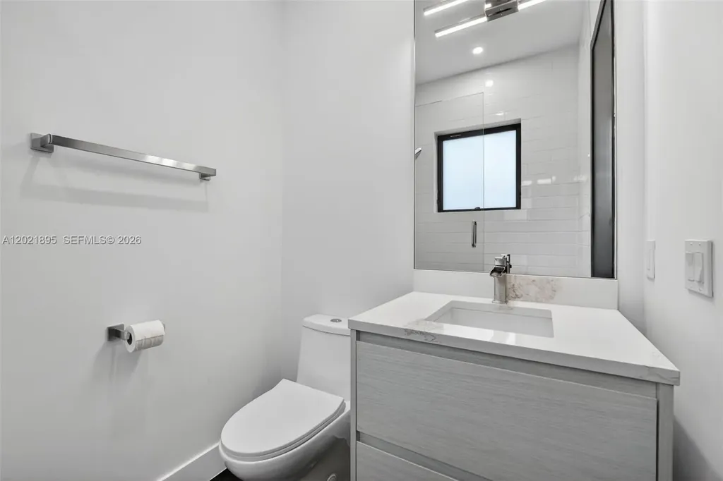 2751 NE 22nd Court Pompano Beach FL 33062
