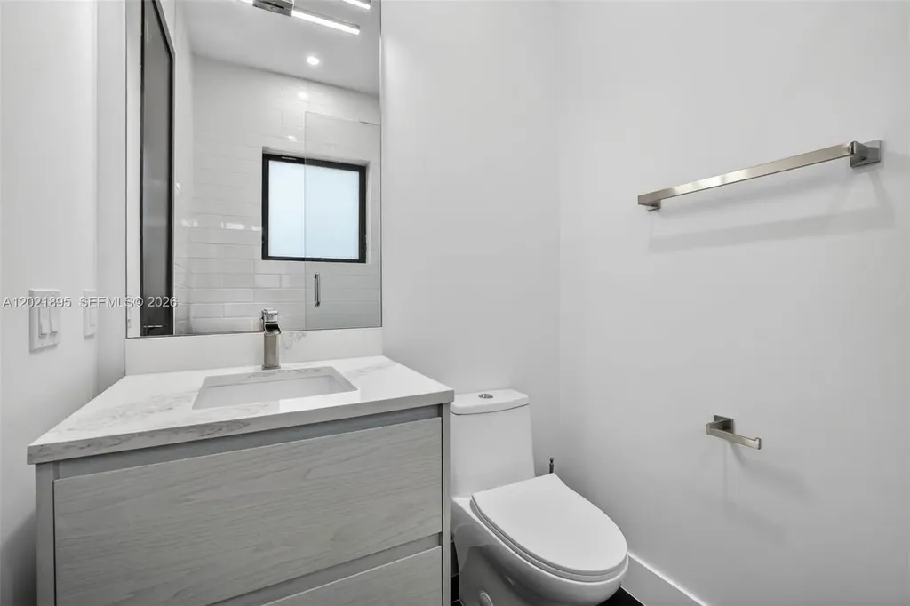 2751 NE 22nd Court Pompano Beach FL 33062