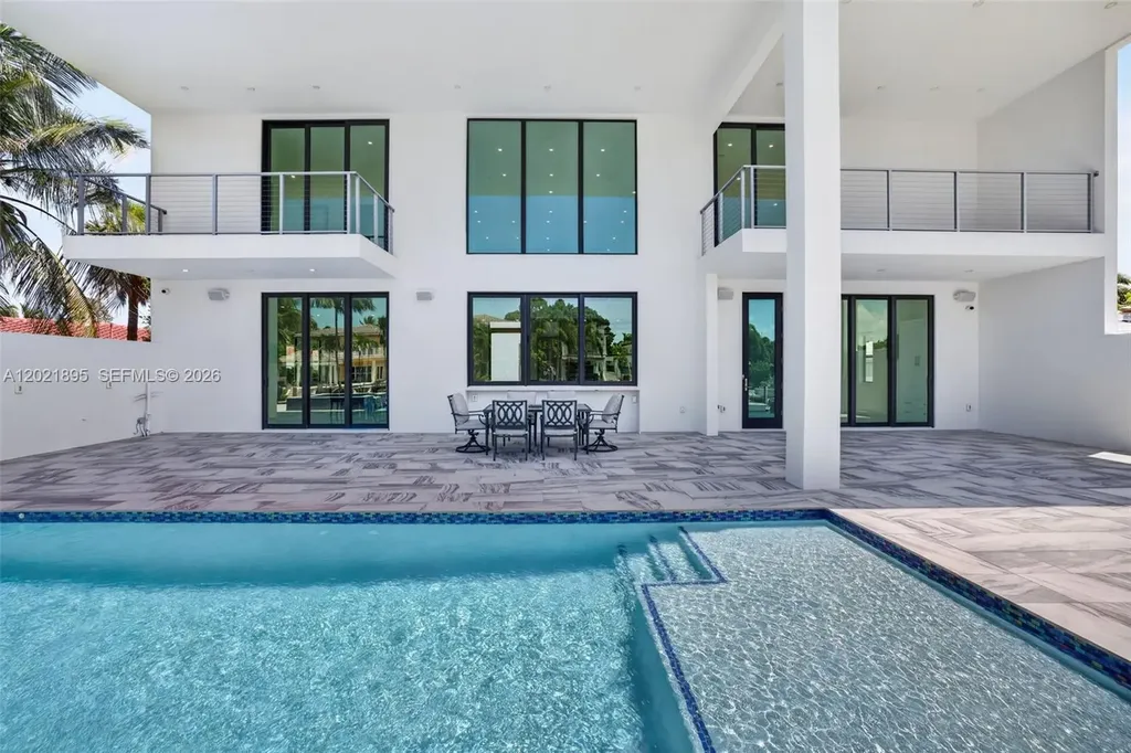 2751 NE 22nd Court Pompano Beach FL 33062