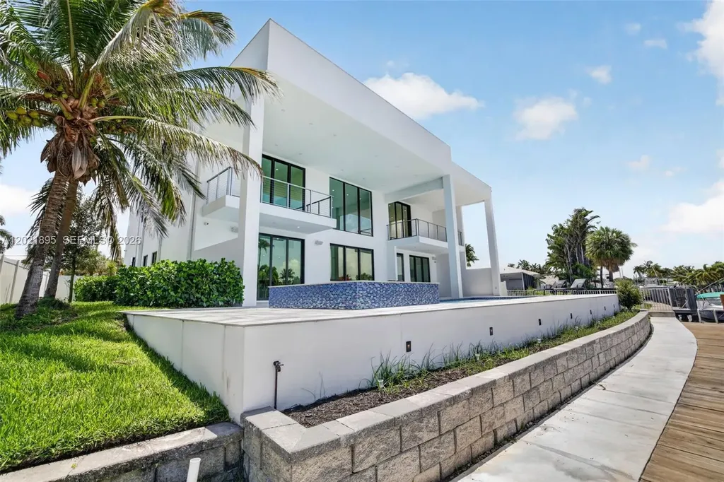 2751 NE 22nd Court Pompano Beach FL 33062