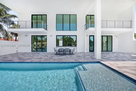 2751 NE 22nd Court Pompano Beach FL 33062