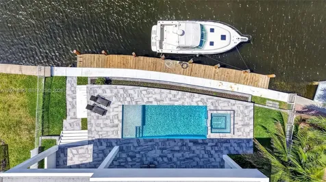 2751 NE 22nd Court Pompano Beach FL 33062