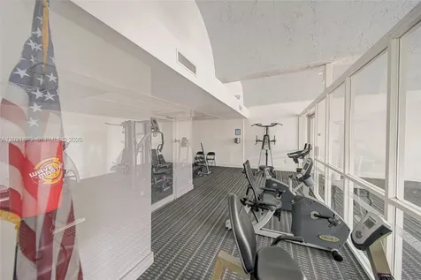 494 NW 165th St Road Miami FL 33169