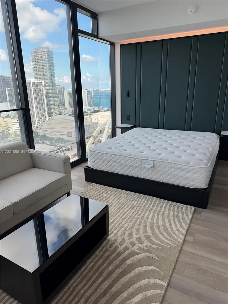 20 NE 11th Street Miami FL 33132