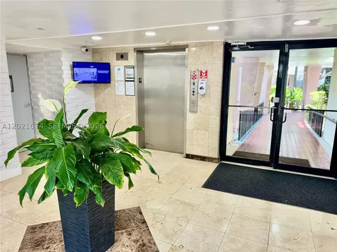 17011 N Bay Road Sunny Isles Beach FL 33160