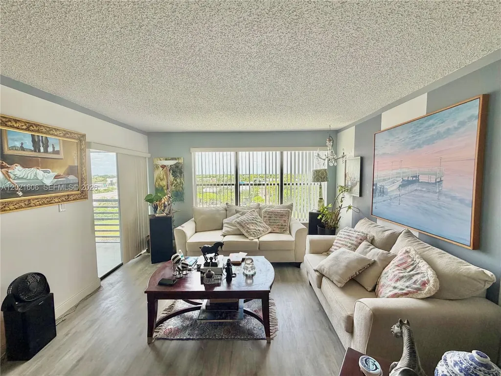 2322 S Cypress Bend Drive Pompano Beach FL 33069