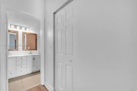 207 SE 37th Place Homestead FL 33033