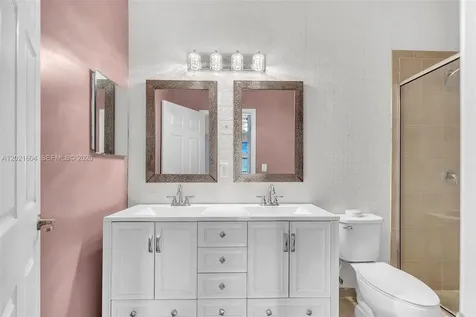 207 SE 37th Place Homestead FL 33033