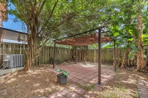 207 SE 37th Place Homestead FL 33033