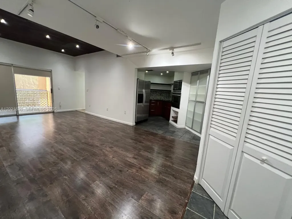 9715 Fontainebleau Boulevard Miami FL 33172