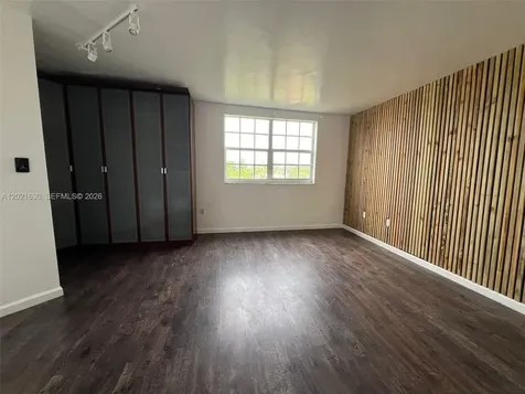 9715 Fontainebleau Boulevard Miami FL 33172