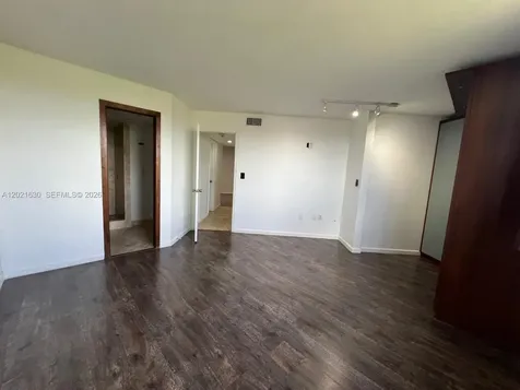 9715 Fontainebleau Boulevard Miami FL 33172