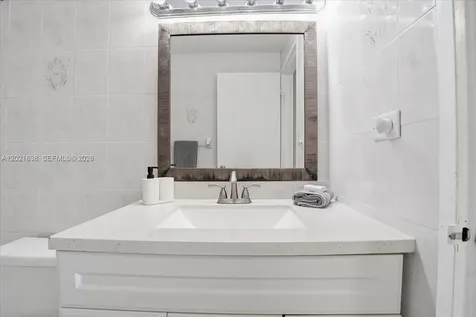 5601 Collins Avenue Miami Beach FL 33140