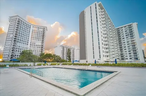 5601 Collins Avenue Miami Beach FL 33140