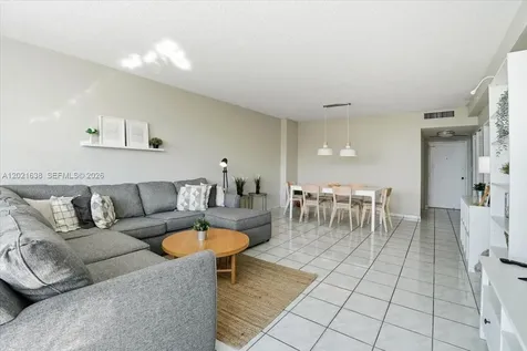 5601 Collins Avenue Miami Beach FL 33140