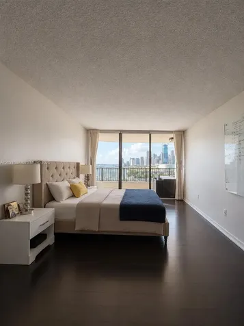 555 NE 15th Street Miami FL 33132
