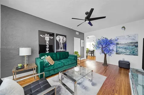 408 W 25th Street Miami Beach FL 33140