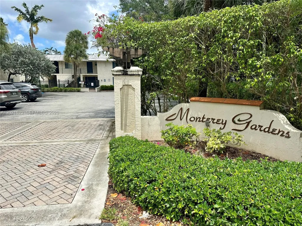 8617 SW 68th Court Pinecrest FL 33156