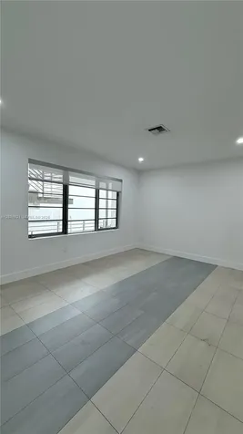 2021 Meridian Avenue Miami Beach FL 33139