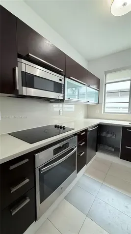 2021 Meridian Avenue Miami Beach FL 33139