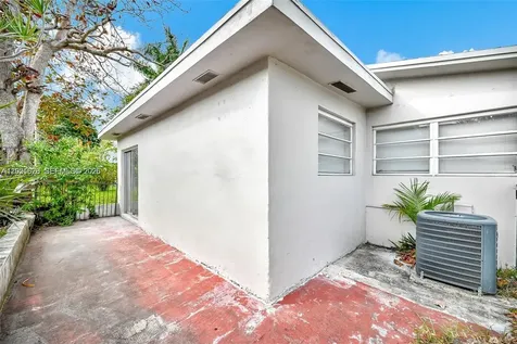 11812 NE 14th Avenue Miami FL 33161