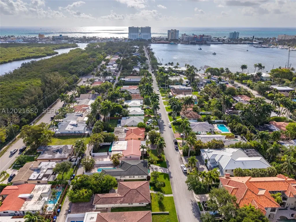 947 Lincoln Street Hollywood FL 33019