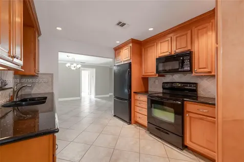 947 Lincoln Street Hollywood FL 33019