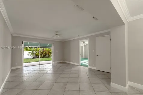 947 Lincoln Street Hollywood FL 33019