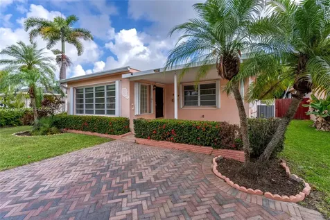 947 Lincoln Street Hollywood FL 33019