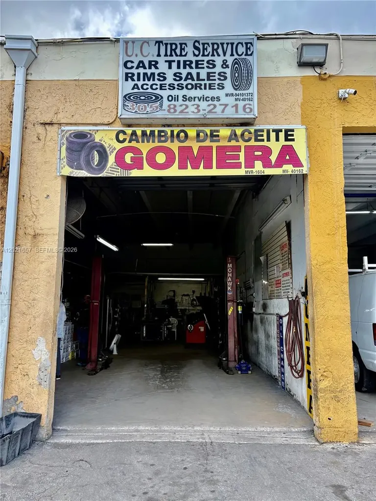 11750 NW 87th Place Hialeah Gardens FL 33018