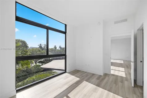 101 Diplomat Parkway Hallandale Beach FL 33009