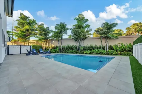 7800 SW 9th Terrace Miami FL 33144