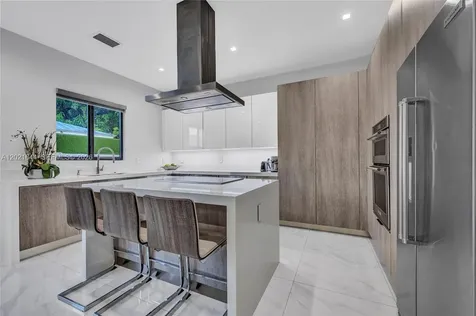 7800 SW 9th Terrace Miami FL 33144