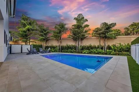 7800 SW 9th Terrace Miami FL 33144