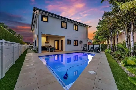 7800 SW 9th Terrace Miami FL 33144