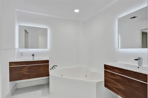 9725 NW 52nd Street Doral FL 33178