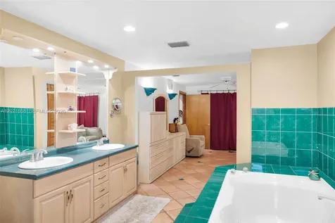 323 Bay View Avenue Key Largo FL 33037
