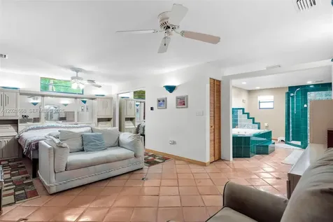 323 Bay View Avenue Key Largo FL 33037