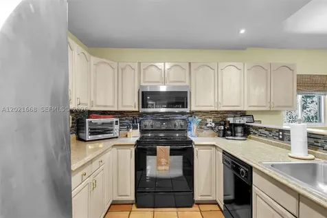 323 Bay View Avenue Key Largo FL 33037