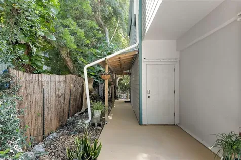 323 Bay View Avenue Key Largo FL 33037